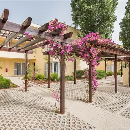 Сasa de vacaciones Outstanding 3 Bedroom Townhouse Quarteira