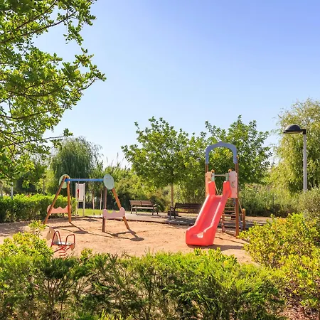 Outstanding 3 Bedroom Townhouse *