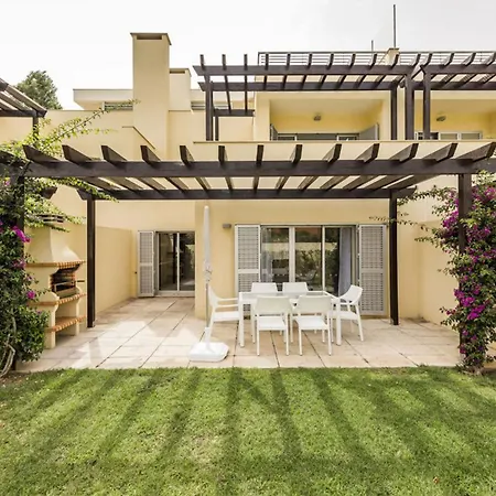 Outstanding 3 Bedroom Townhouse
